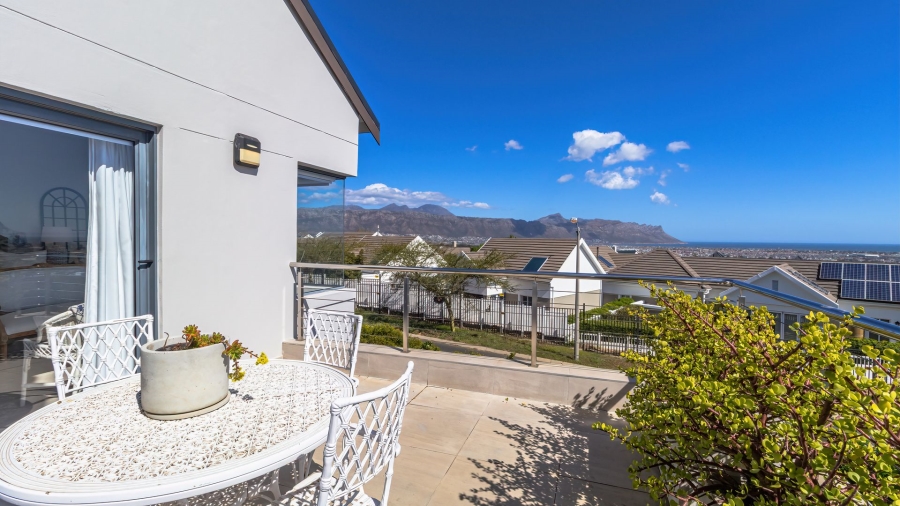 3 Bedroom Property for Sale in Fairhaven Country Estate Western Cape